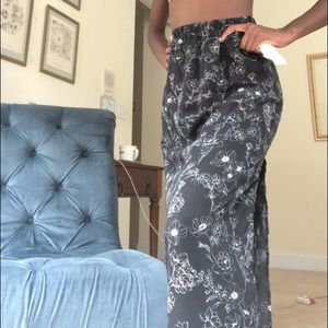 BLACK MAXI FLORAL SKIRT